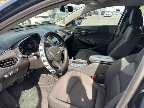 Used 2021 Chevrolet Malibu LT FWD image 9