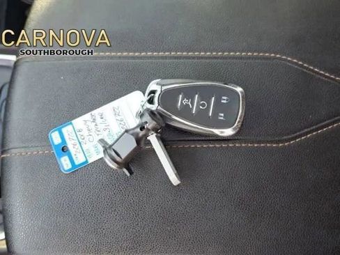 Used 2018 Chevrolet Traverse LT image 17