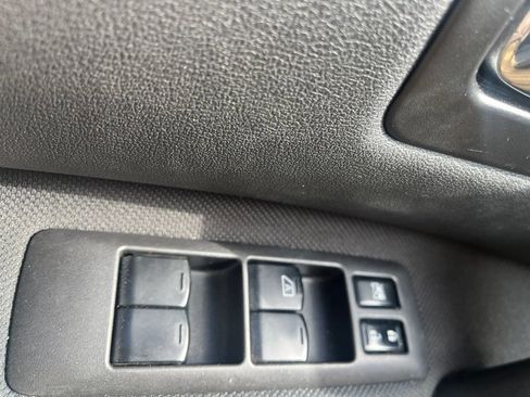 Used 2013 Nissan Rogue S FWD image 20