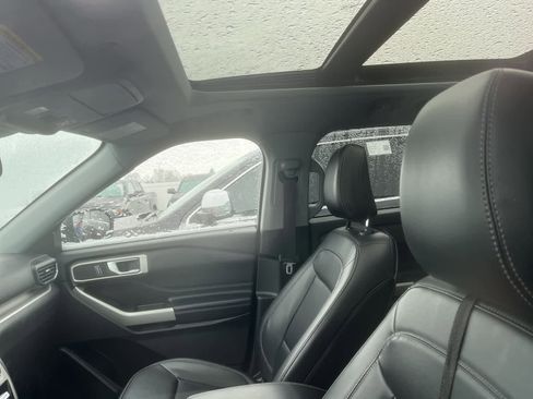 Used 2021 Ford Explorer XLT w/ Equipment Group 202A image 22