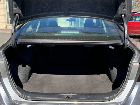 Used 2025 Nissan Altima 2.5 SV FWD image 32