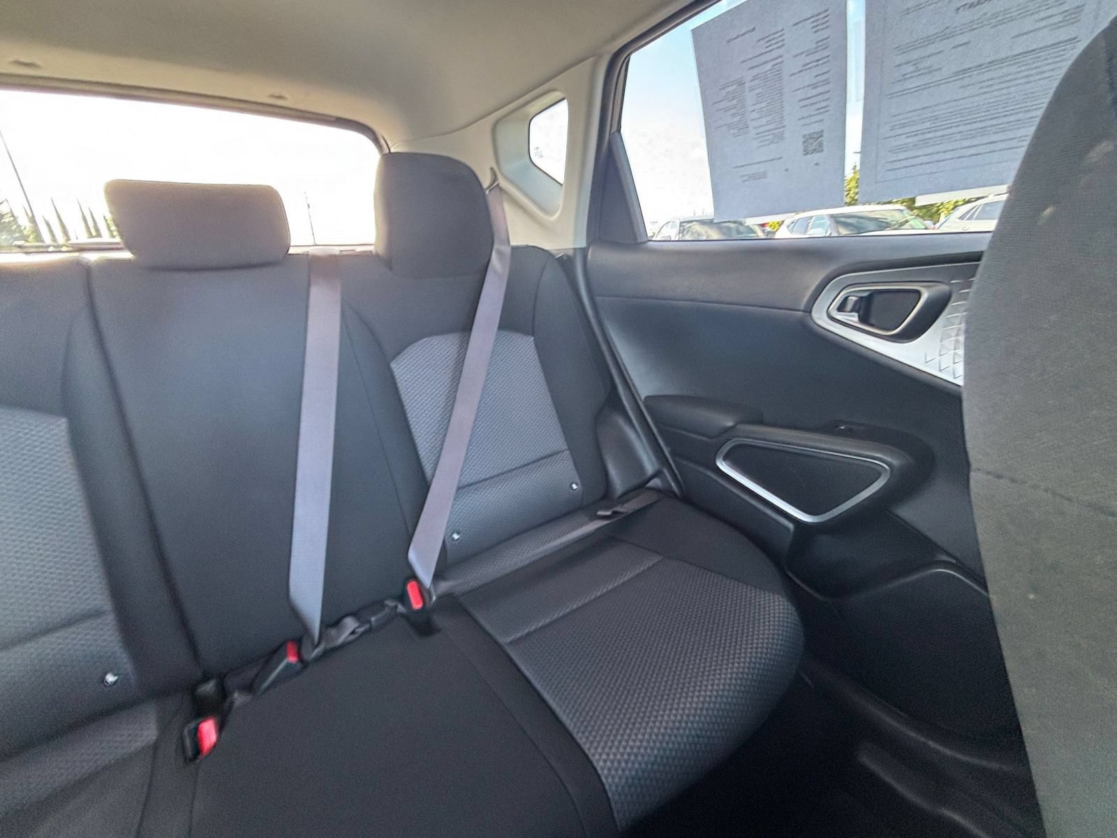 Used 2025 Kia Soul LX w/ LX Technology Package FWD image 34
