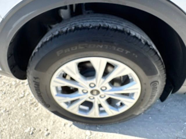 Used 2025 Ford Escape Active AWD/4WD image 21