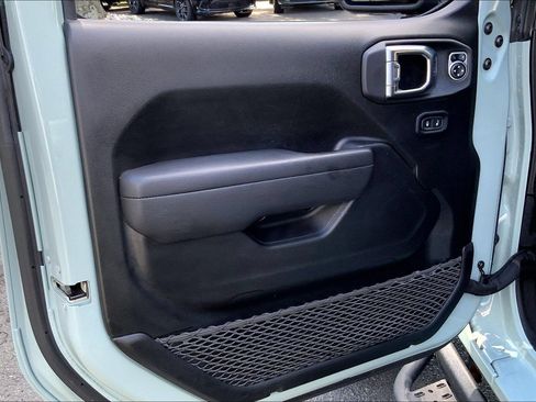 Used 2024 Jeep Wrangler Unlimited AWD/4WD image 16