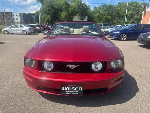 Used 2006 Ford Mustang GT RWD image 2