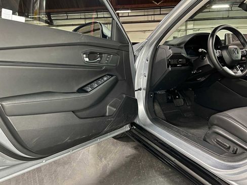 Used 2025 Honda Accord Touring image 19