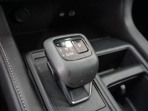 Used 2024 Nissan Pathfinder S image 18