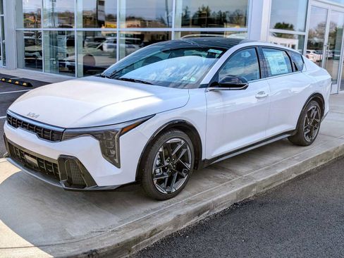 New 2026 Kia K4 GT-Line FWD image 1