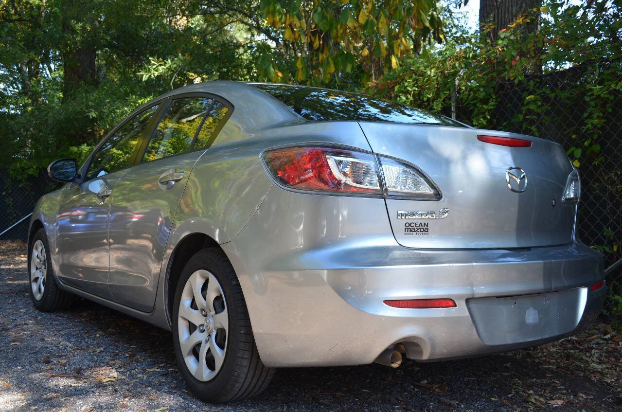 Used 2013 MAZDA MAZDA3 i SV FWD image 5