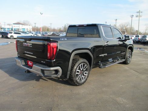 Certified 2022 GMC Sierra 1500 SLT w/ SLT Convenience Package image 5