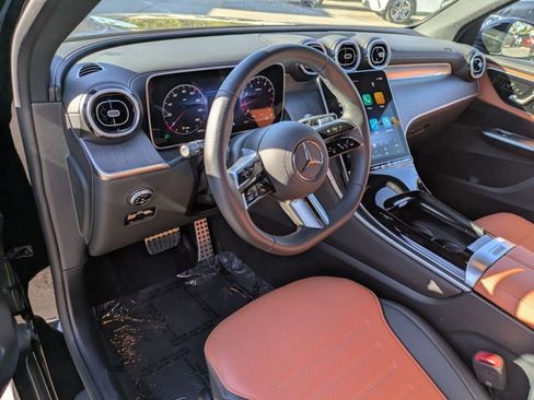 Certified 2025 Mercedes-Benz GLC 300 image 10