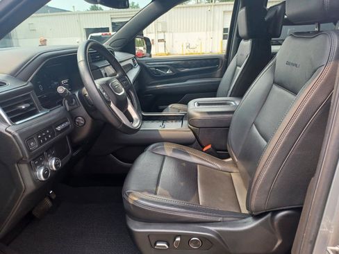 Used 2023 GMC Yukon XL Denali AWD/4WD image 7