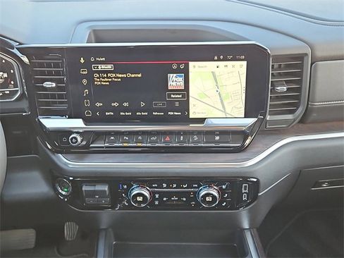 Certified 2025 GMC Sierra 1500 SLT image 25