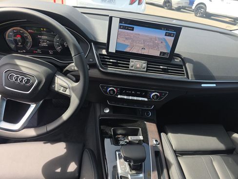 Used 2025 Audi Q5 e Premium Plus w/ Premium Plus Package image 10