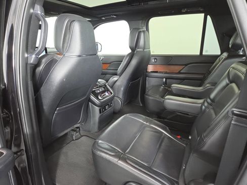 Used 2021 Lincoln Navigator L Reserve AWD/4WD image 19