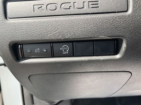 Used 2023 Nissan Rogue S AWD/4WD image 12