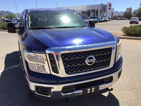 Used 2017 Nissan Titan SV AWD/4WD image 12