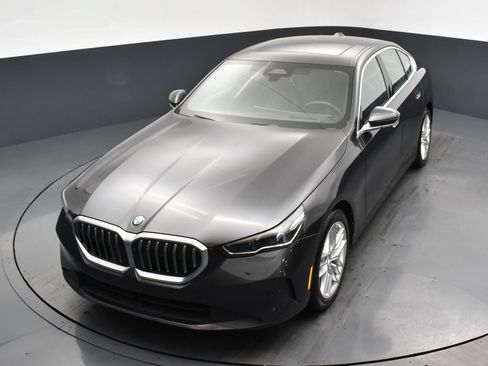 Used 2025 BMW 530i RWD image 18