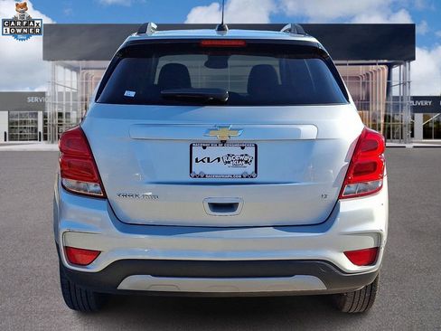 Used 2020 Chevrolet Trax LT w/ LT Convenience Package image 5