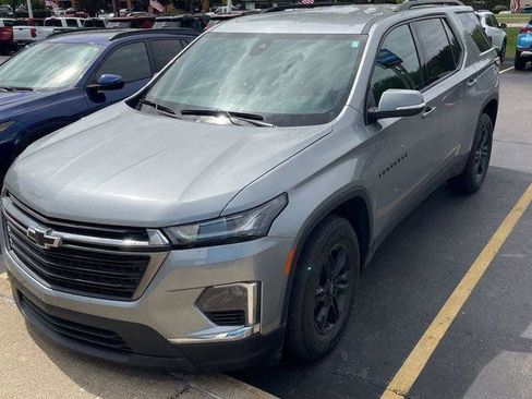 Used 2023 Chevrolet Traverse LT FWD image 1