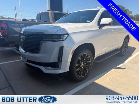 Used 2021 Cadillac Escalade Premium Luxury RWD image 1