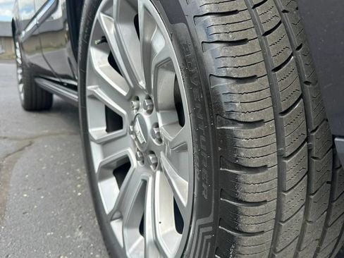 Used 2017 Cadillac Escalade Platinum AWD/4WD image 7