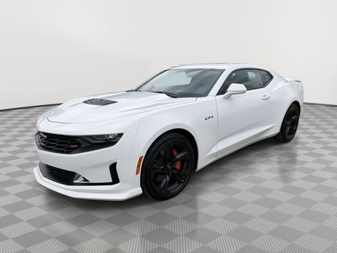 Used 2021 Chevrolet Camaro LT RWD image 3