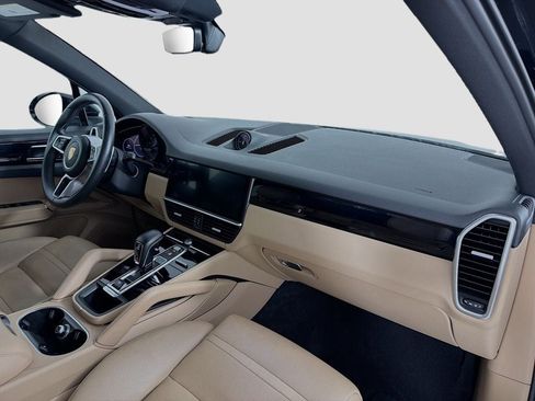 Certified 2019 Porsche Cayenne AWD/4WD image 30