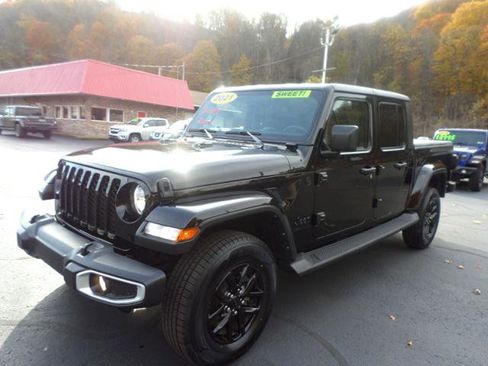 Used 2021 Jeep Gladiator Sport image 3