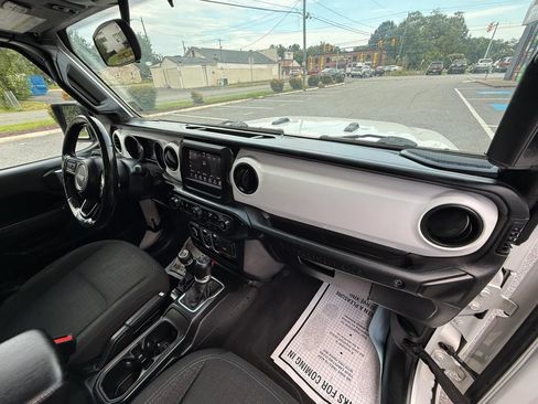Used 2021 Jeep Wrangler Unlimited Sport AWD/4WD image 24