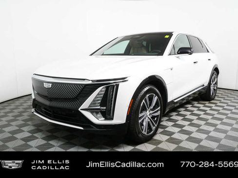 Certified 2024 Cadillac Lyriq Luxury w/ Nappa Leather Package AWD/4WD image 33