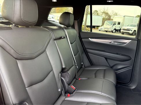 Certified 2024 Cadillac XT6 Luxury image 14