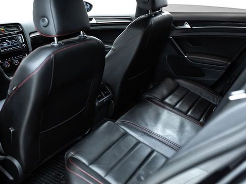 Used 2017 Volkswagen GTI SE image 18