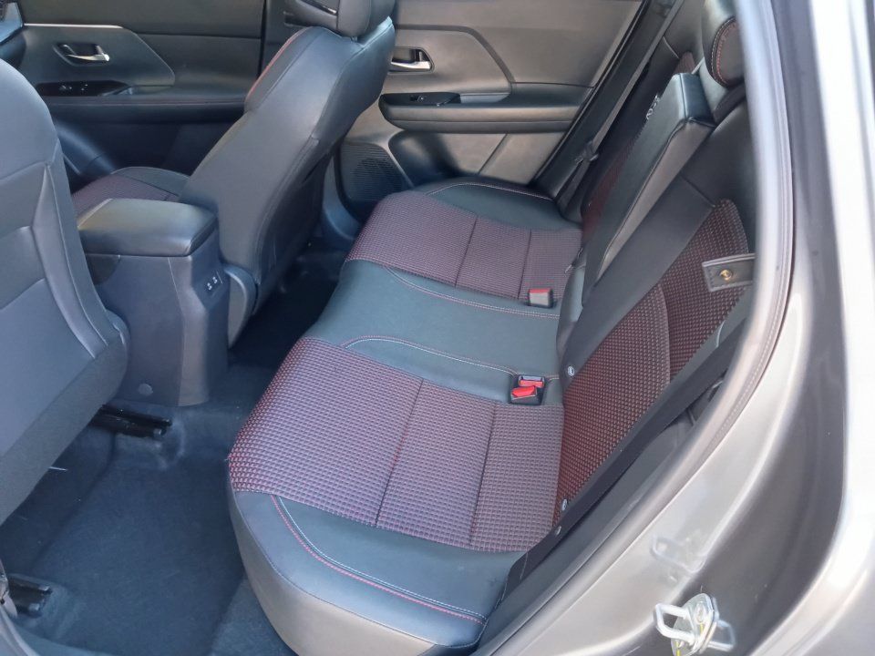 Used 2026 Nissan Kicks SR w/ SR Premium Package FWD image 13