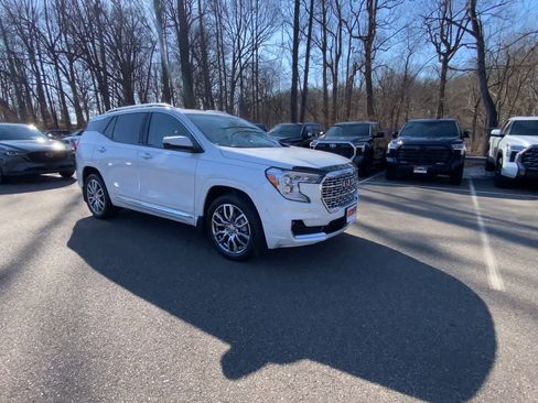 Used 2023 GMC Terrain Denali w/ Denali Premium Package image 5
