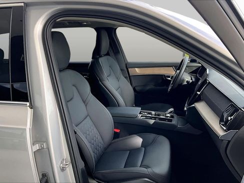 Used 2025 Volvo XC90 B5 Plus AWD/4WD image 9