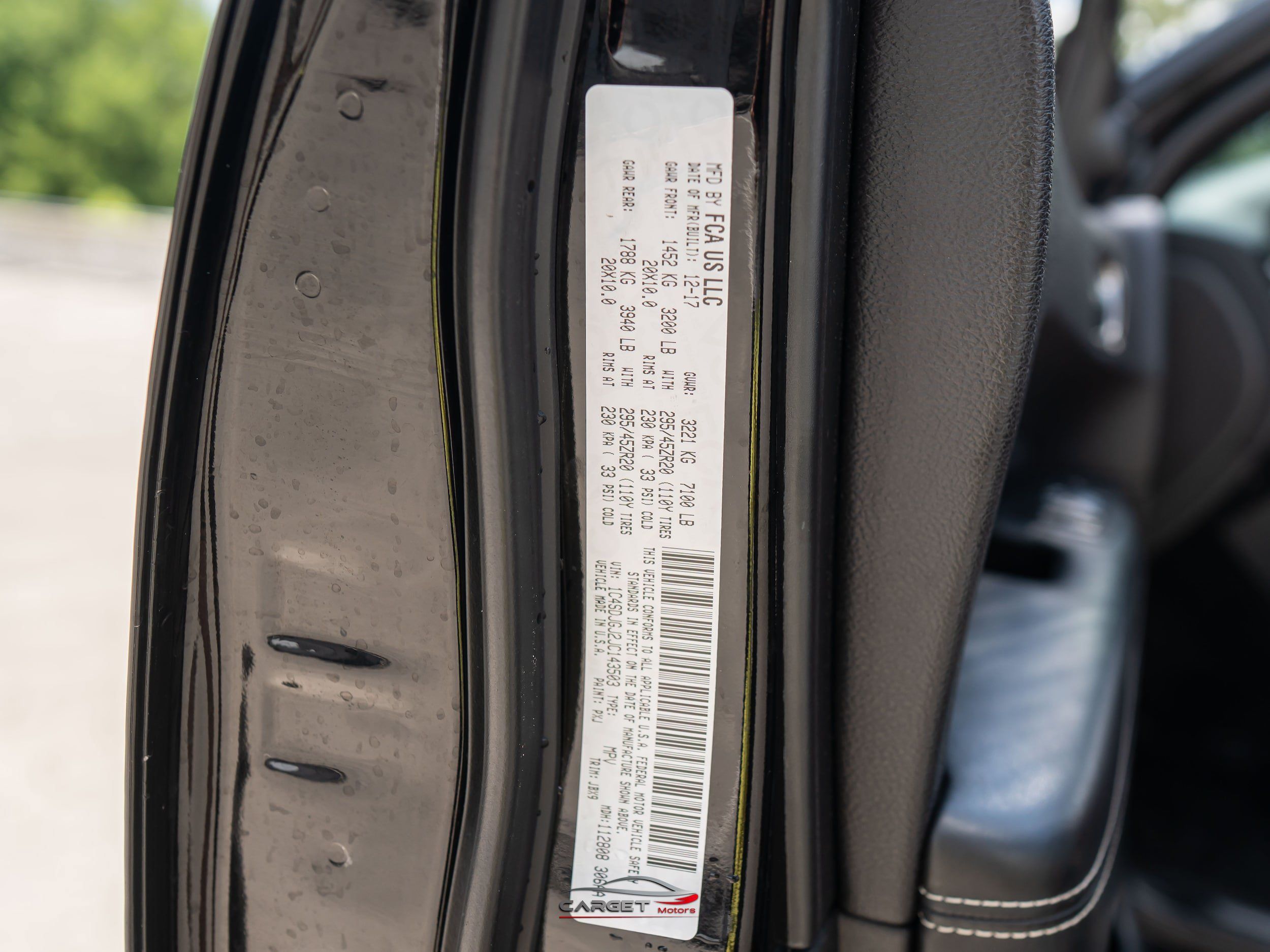 Used 2018 Dodge Durango SRT w/ Technology Group AWD/4WD image 54