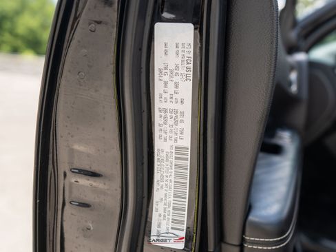 Used 2018 Dodge Durango SRT w/ Technology Group AWD/4WD image 54