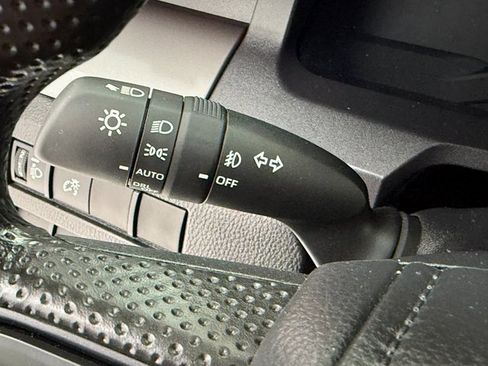 Used 2025 Toyota Tacoma SR5 image 14