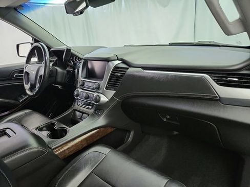 Used 2018 Chevrolet Suburban LT w/ Luxury Package AWD/4WD image 30