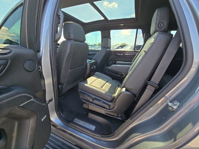 Used 2021 GMC Yukon Denali w/ Denali Premium Package AWD/4WD image 22