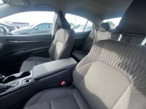 Used 2025 Toyota Camry LE image 14