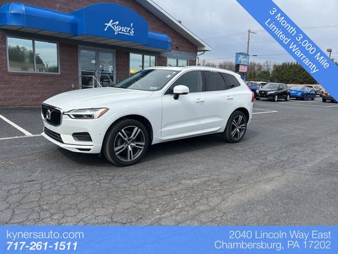 Used 2019 Volvo XC60 T5 Momentum w/ Multimedia Package image 1