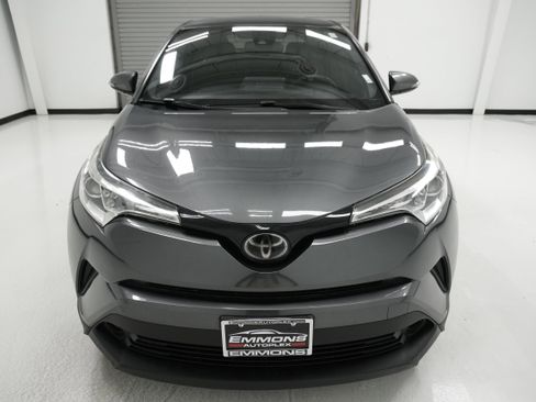 Used 2019 Toyota C-HR image 2