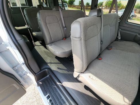 Used 2025 Chevrolet Express 3500 LS RWD image 28