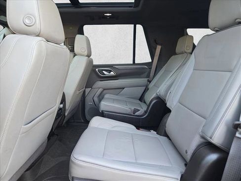 Used 2022 GMC Yukon SLT w/ SLT Premium Package image 14