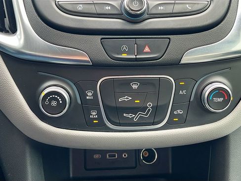 Used 2022 Chevrolet Equinox LS image 15