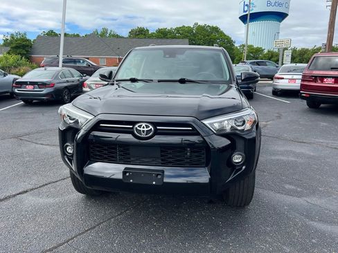 Used 2021 Toyota 4Runner SR5 Premium AWD/4WD image 3