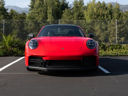 Used 2025 Porsche 911 Carrera RWD image 5
