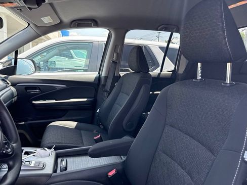 Used 2023 Honda Ridgeline Sport image 9